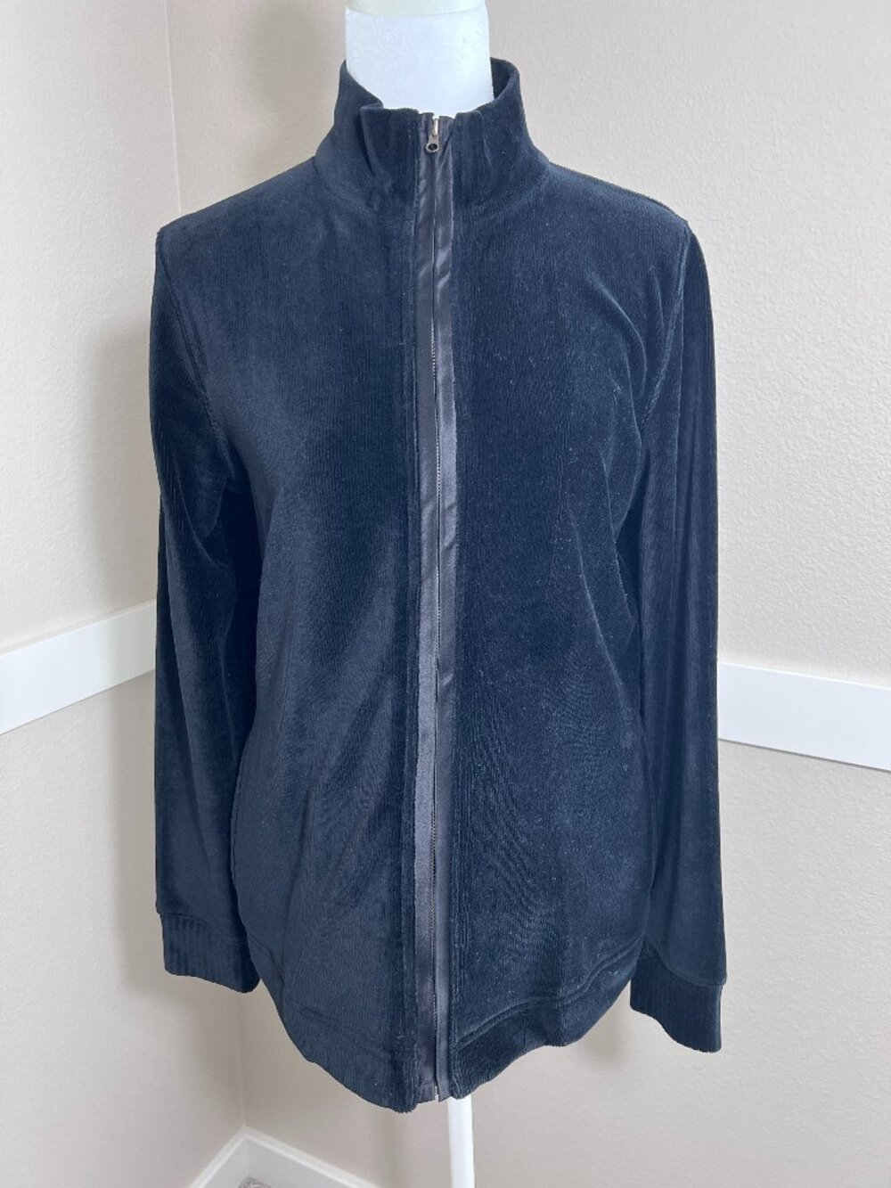Liz Claiborne Black Ribbed Corduroy Velour Full Zip Jacket Mock Neck - Small